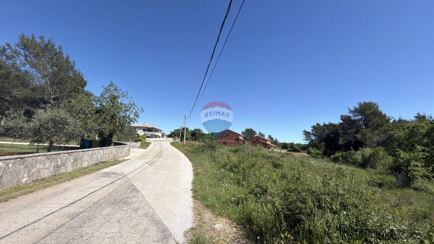 Istra- Dobrani građevinsko zemljište sa projektom - 3