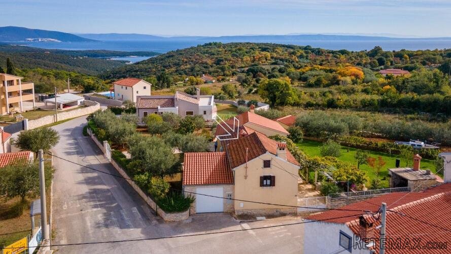 Istra, Kavran - kuća sa velikom okućnicom