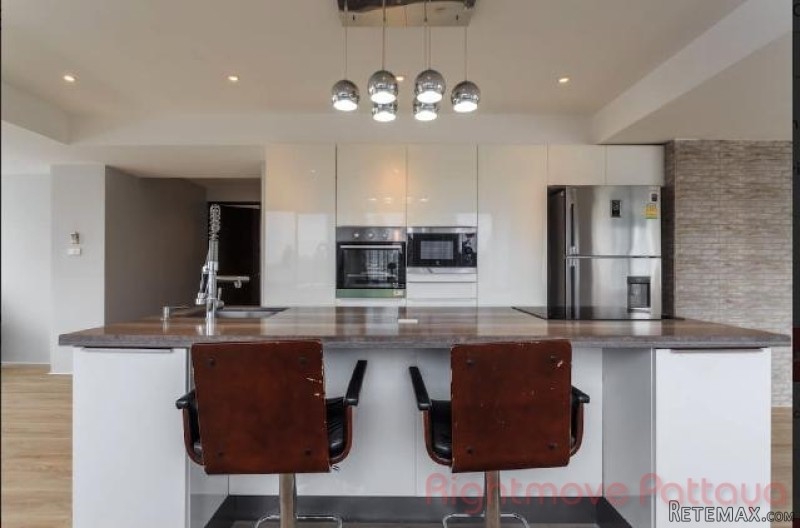 3 Bedroom Condo for sale in Bangkok -.. - 2