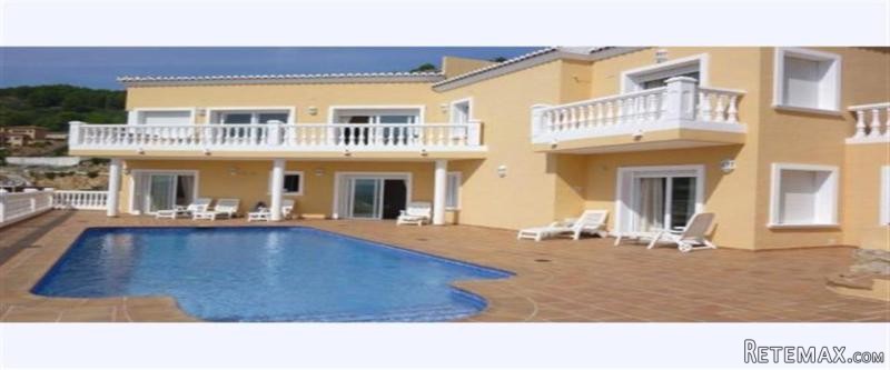 4 Bedrooms - Villa - Alicante - For Sale