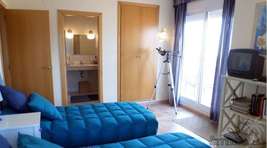 Precious apartment on the second floor of a luxury complex.. - 8