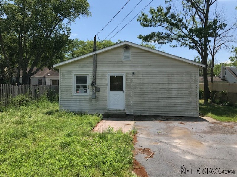 24 E 6th St Howell, NJ, 07731 Monmouth..