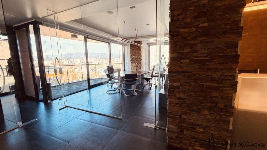 Prodaja poslovnog prostora, 115,30m2, 4.kat, Radnička cesta