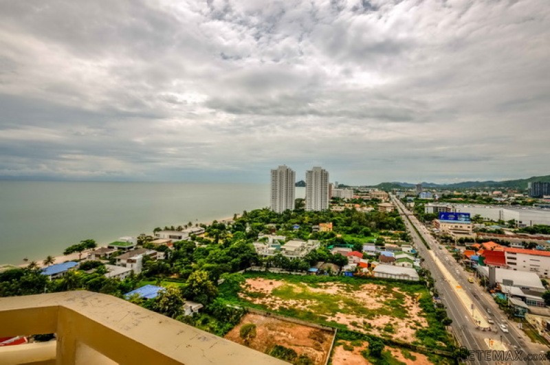 2 Bed Condo In Town With Sea View At..