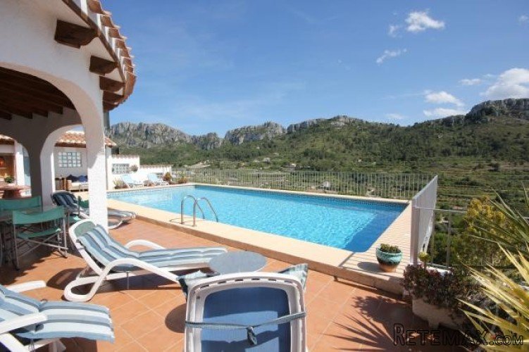 Detached villa in Monte Pego, with multiple services such.. - 2