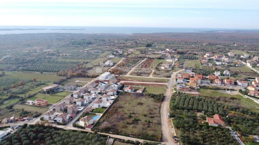 RIJETKOST NA TRŽIŠTU! ZEMLJIŠTE 8.388 m2 S KOMUNALIJAMA I PO