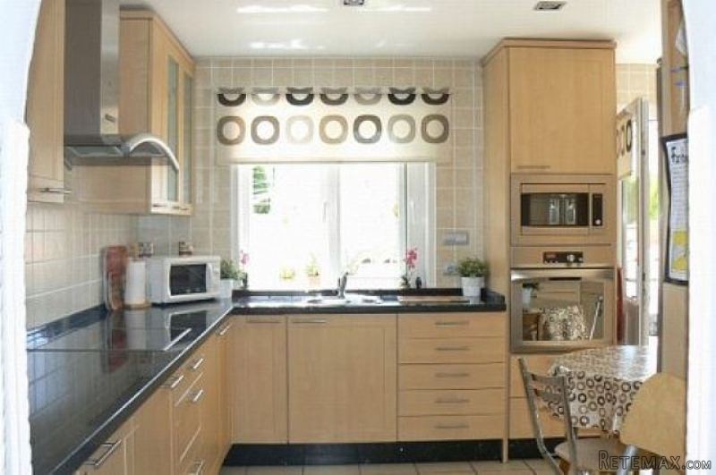 Spacious villa with guest apartment - 2