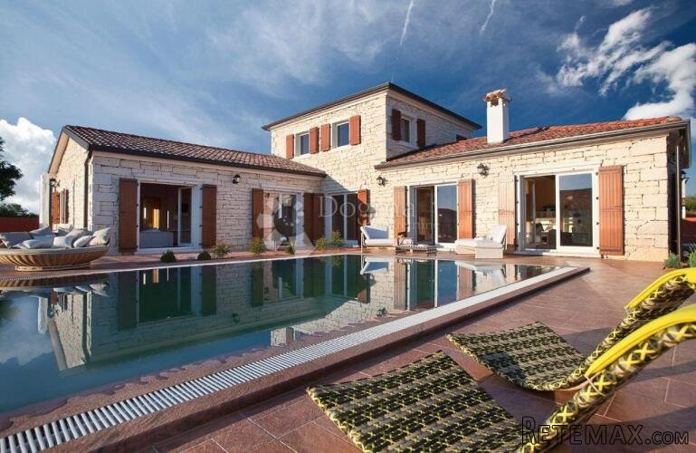 SAMO U NAŠOJ AGENCIJI!!!SVETVINČENAT,luksuzna villa na velik