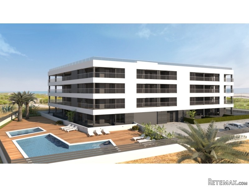 RS271, Pinada Beach IV Beachfront..