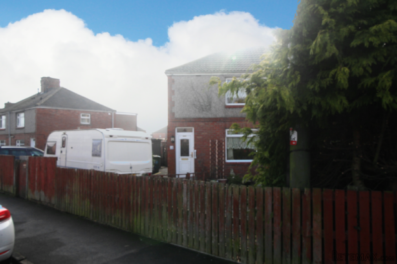 3 bedroom, Semi-detached House house..