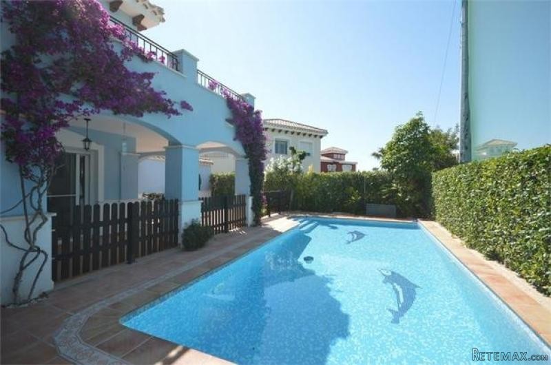 4 bedroom detached house for sale - 2