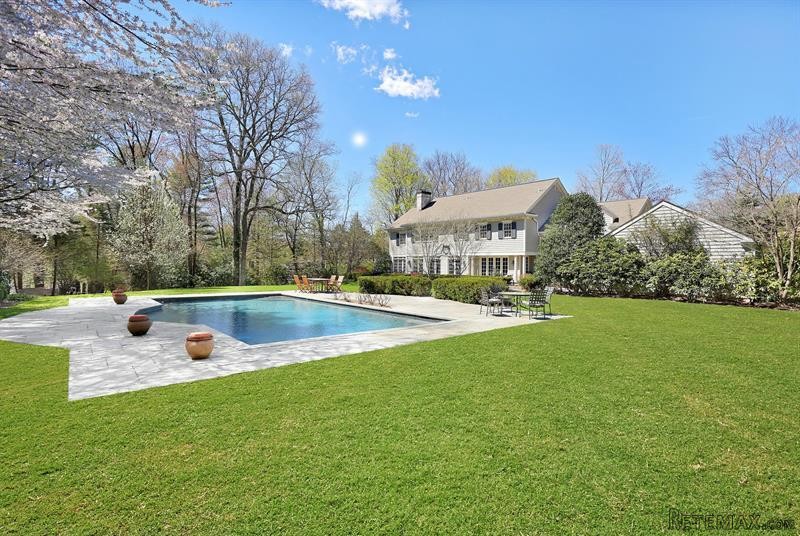 5 bedroom House For Sale: 22 Wooddale.. - 2