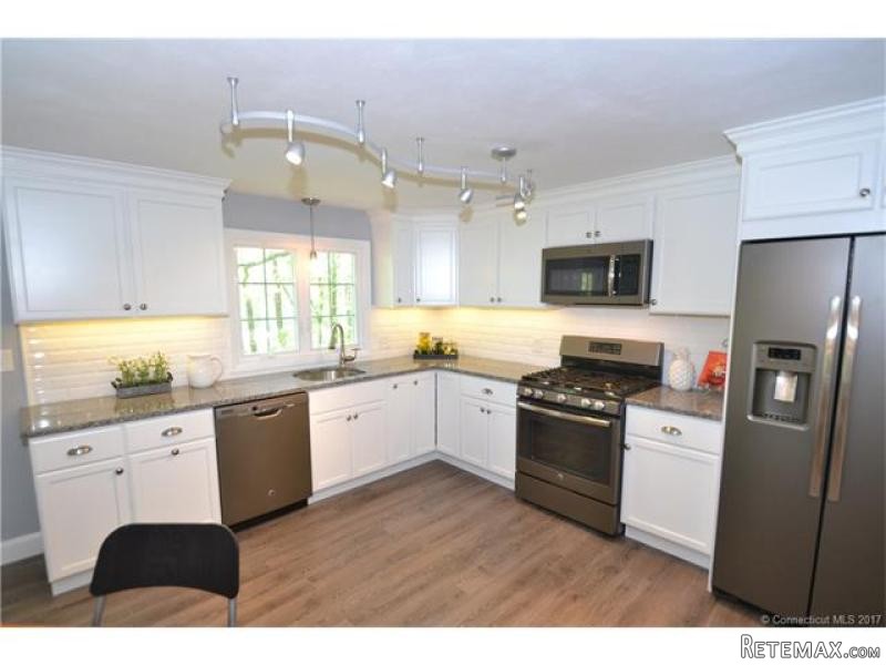 4 Bedrooms - Ranch - CT - For Sale - 2