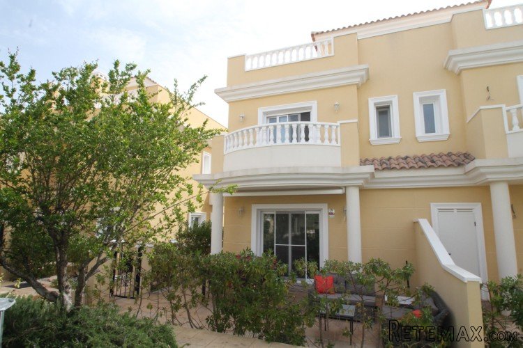 This well maintained terraced house is a great opportunity.. - 2