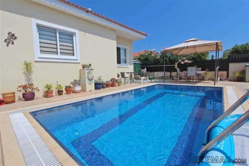 House Detached - For Sale - 2 Bedrooms - 2