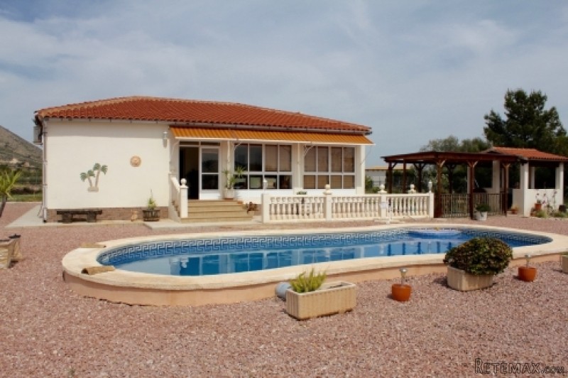 4 Bedrooms - Villa - Alicante - For Sale