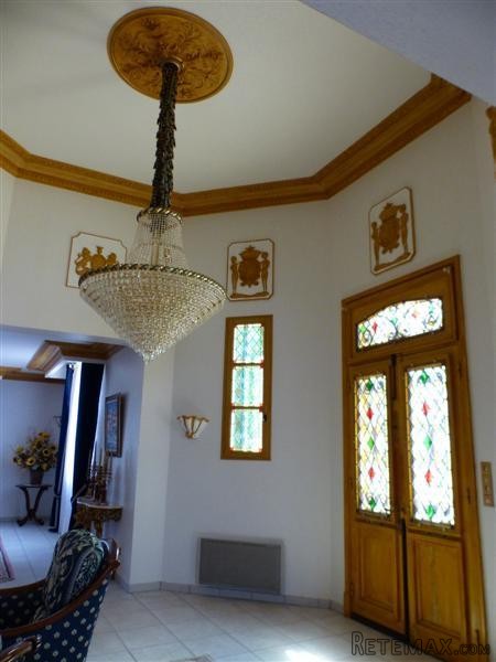 Magnificent Chateau With 32 Hectares - 2