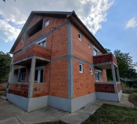Viseapartmanska kuca u centru Banje Vrdnik