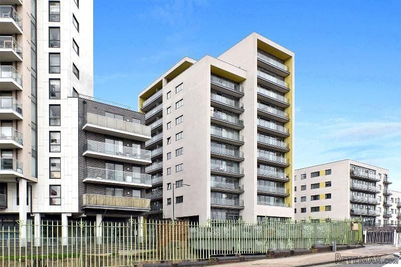1 Bedroom Purpose Built, Leasehold