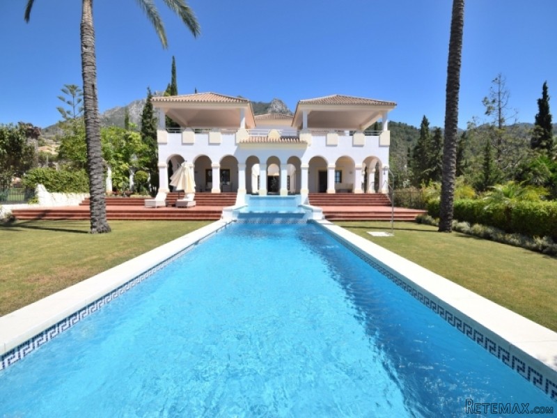 7 Bedroom Villa For Sale Situated In..