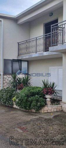 Ploče-Baćina, kuća 300m2 s dva odvojena stana podrumom i pa.. - 2