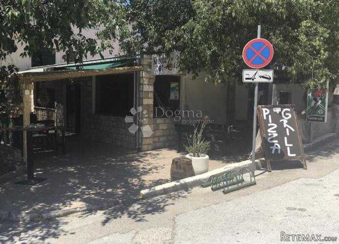 Poslovni prostor u Drveniku - najam - 2