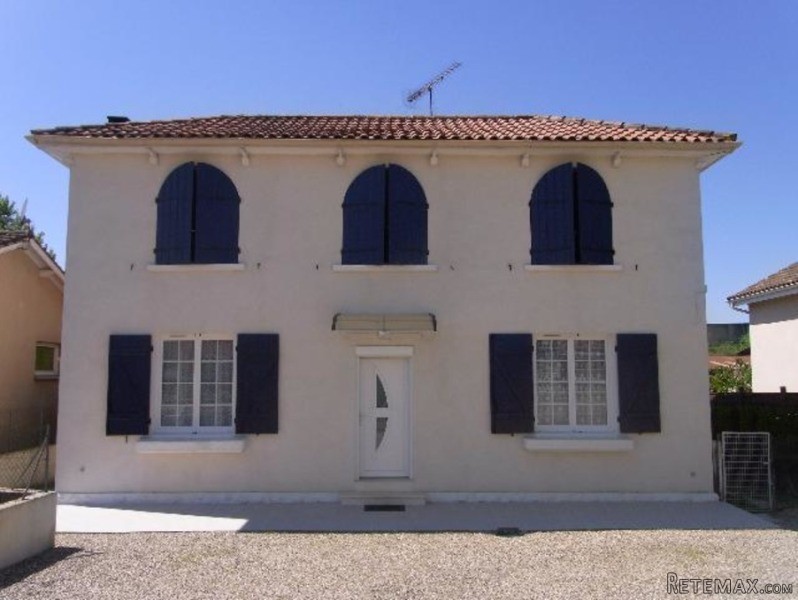 Close To The Centre Of Miramont De..