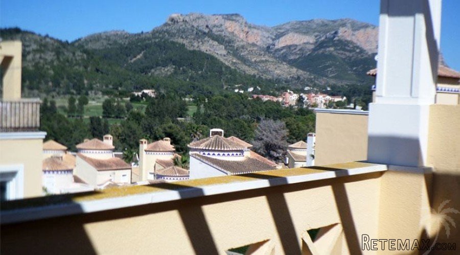Penthouse apartment on a well-maintained development built.. - 3