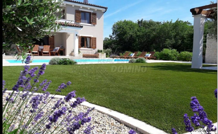 Prekrasna vila s bazenom i pogledom na more!
