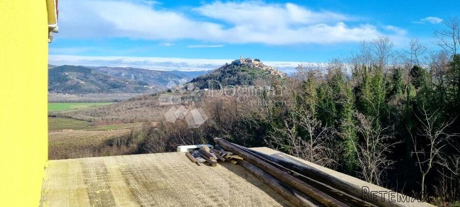 KUĆA S WOW POGLEDOM NA MOTOVUN