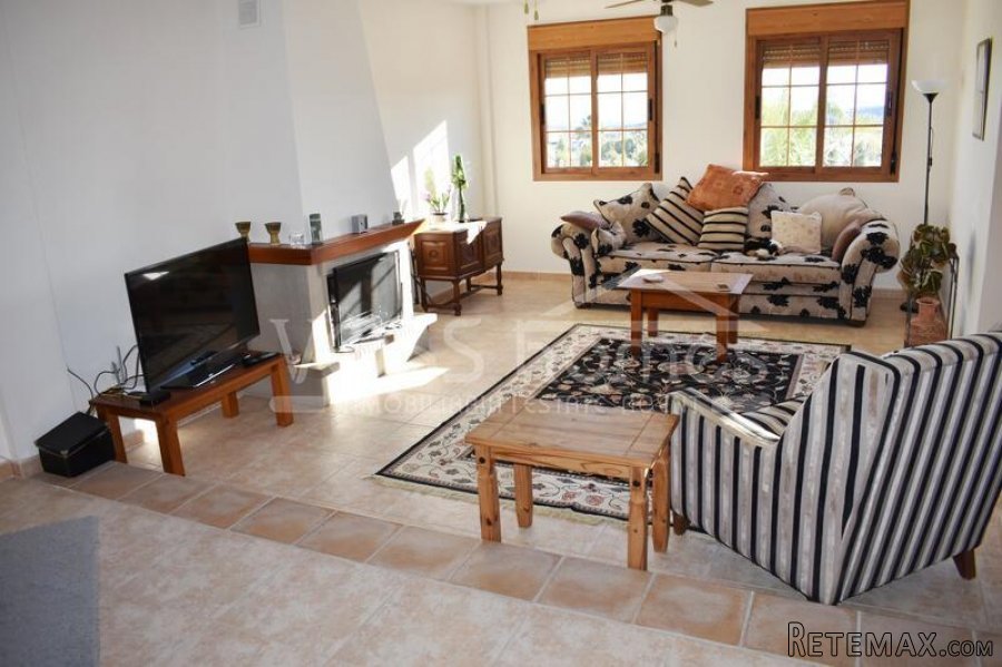 EXCLUSIVE TO VOSS HOMES - A Large, truly impressive 246m2.. - 7