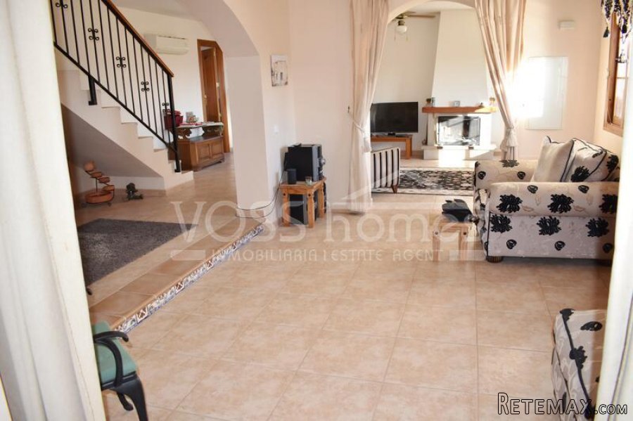 EXCLUSIVE TO VOSS HOMES - A Large, truly impressive 246m2.. - 8