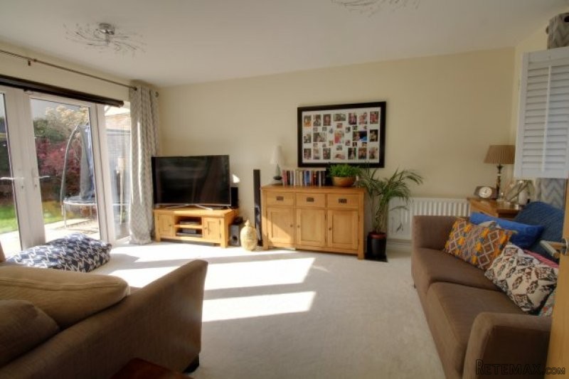 4 bedroom, Detached House house for sale - 2