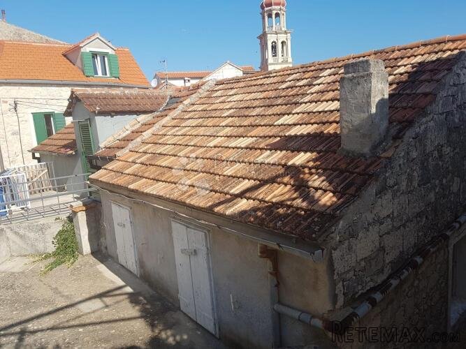 Autentična kamena kuća u srcu Varoša Sutivanskog – kulturno