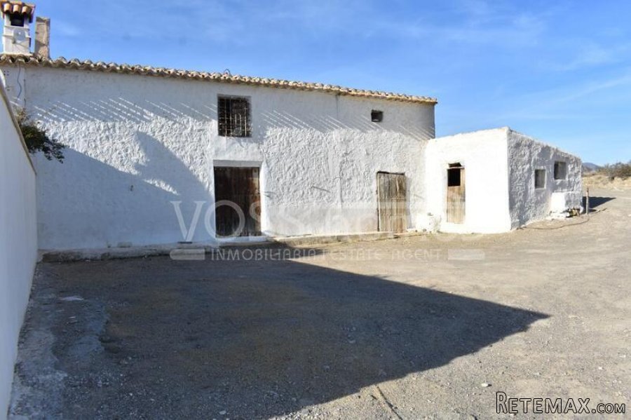 Semi Detached (but private) 2 storey country house of.. - 2