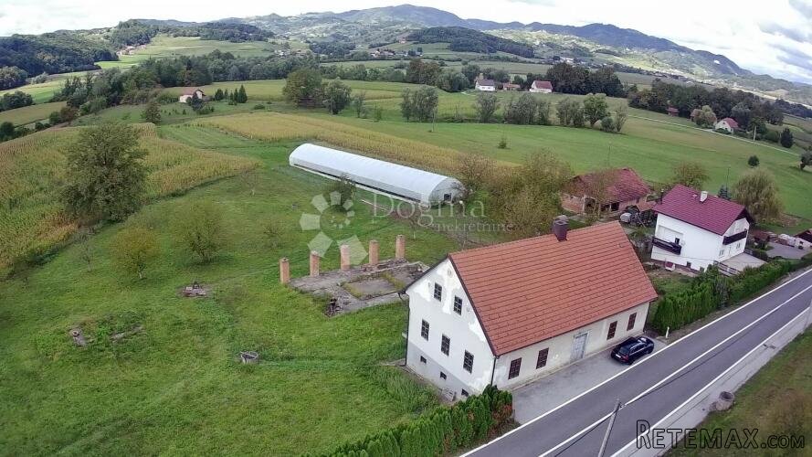 Kuća starina djelomično renovirana sa 34.390m² zemljišta!