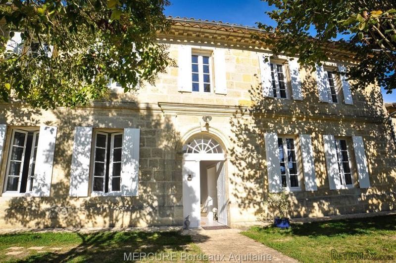 8 bedroom Character For Sale: 33330..