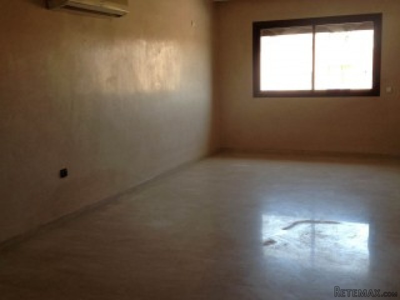 2 Bed - 1.5 Bath empty apartment -..