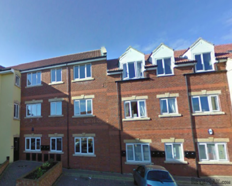 2 bedroom, Flat house for sale