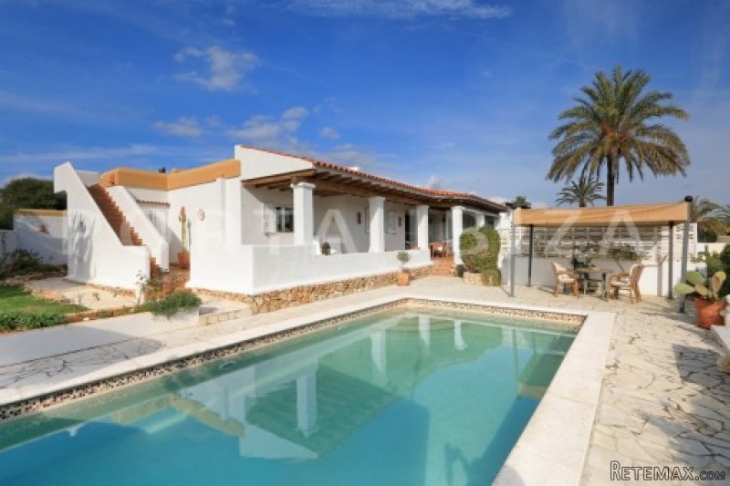 Attractive, very well maintained house.. - 2