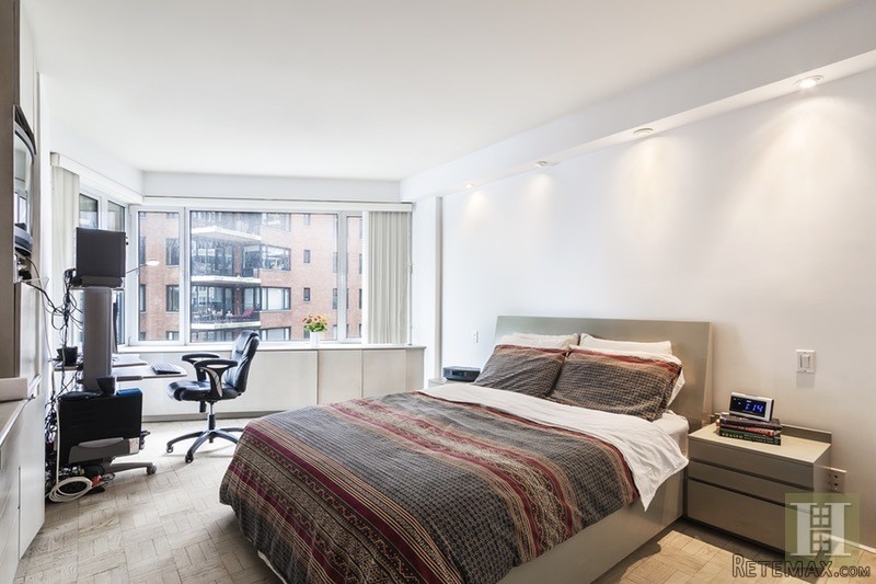 1 bedroom Apartment For Sale: 60 SUTTON.. - 2