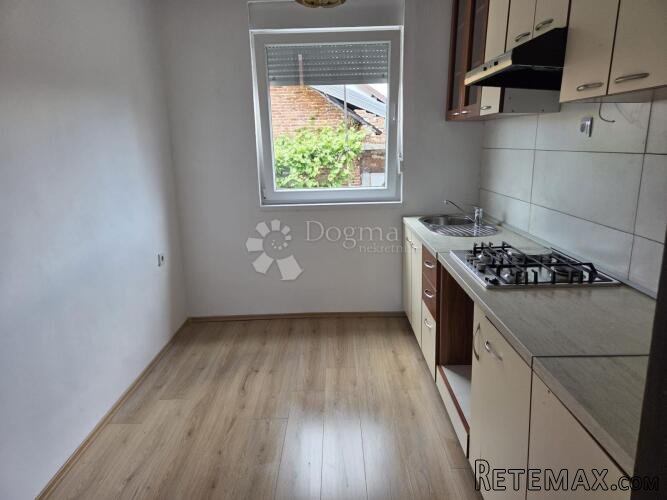 PRODAJA, Kuća, Vezišće, NKP 210 m2 sa okućnicom i zemljištem