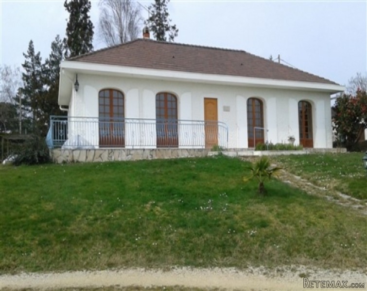 Villa, pool & tennis court with views..