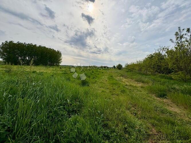 Zemljište 1760m² idealno za gradnju ili investiciju - 2