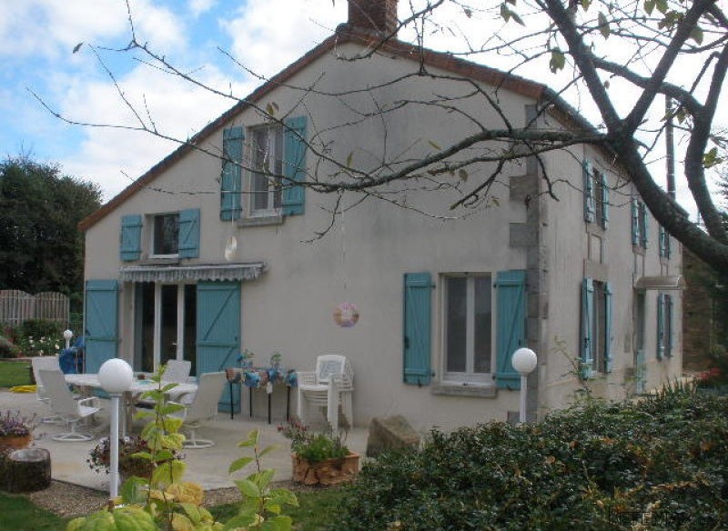 Beautifully renovated house with 2nd..