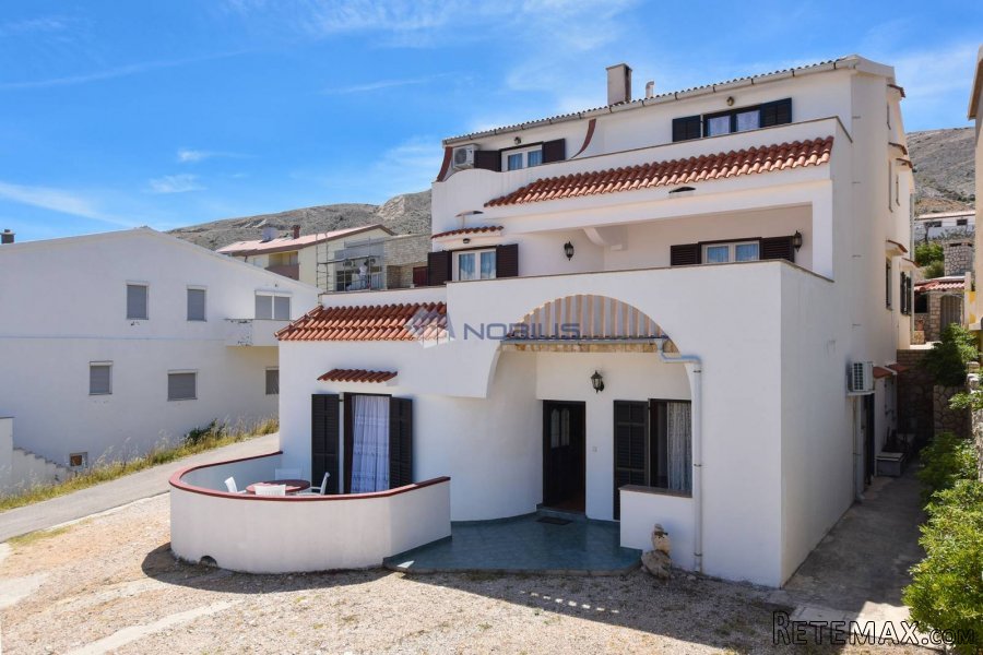 Pag, samostojeća kuća 500m2, 4 apartmana, okućnica 500m2 - 3