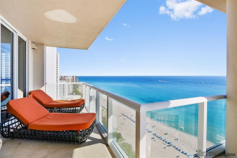 3 bedroom Residence For Sale: Singer..
