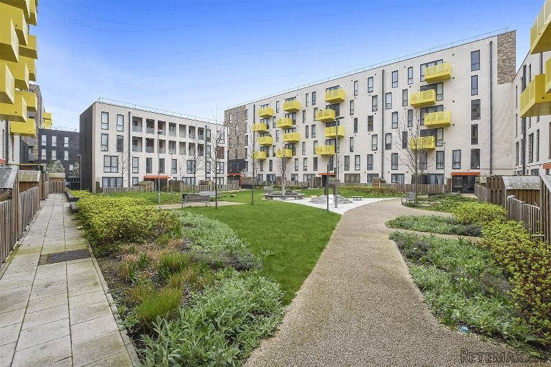 1 Bedroom Purpose Built, Leasehold