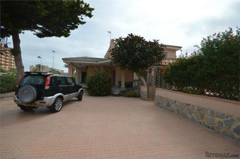 4 bedroom detached house for sale - 2