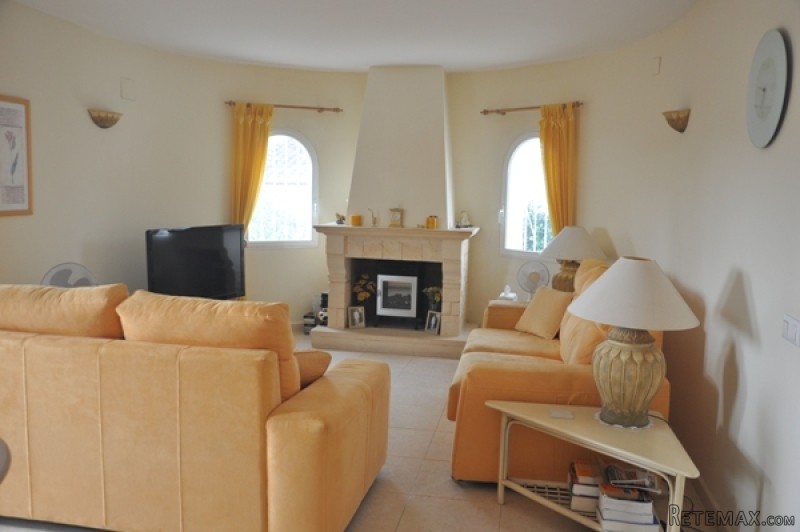 V1623 - Lovely Villa For Sale In Les.. - 2